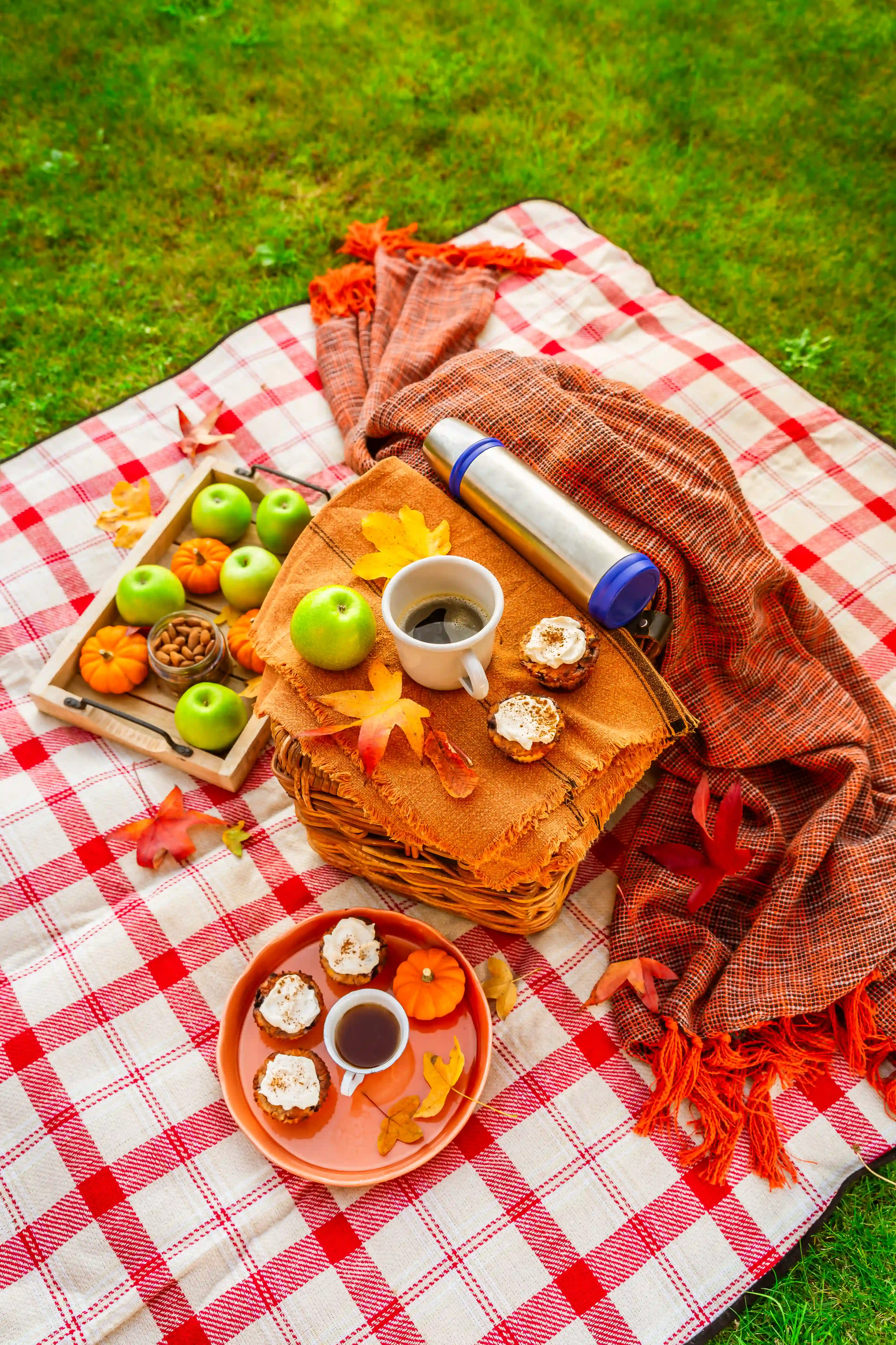Another assort of picnic foods